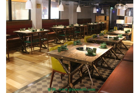  實(shí)木酒店家具怎樣做防潮處理？